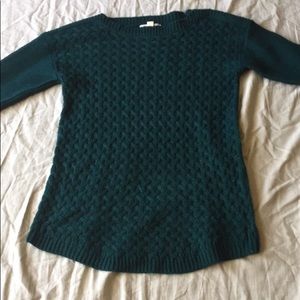 Long-Sleeved Green Sweater